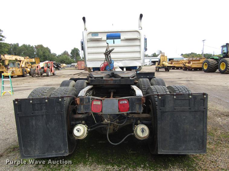 image for item DC0085 1994 Western Star 4964F semi truck
