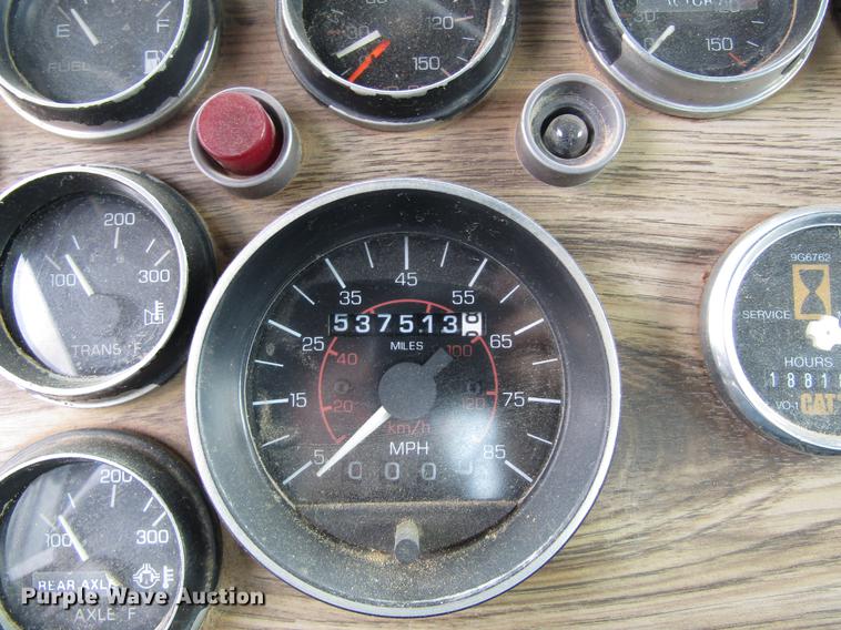 image for item DC0085 1994 Western Star 4964F semi truck