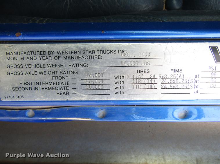 image for item DC0085 1994 Western Star 4964F semi truck