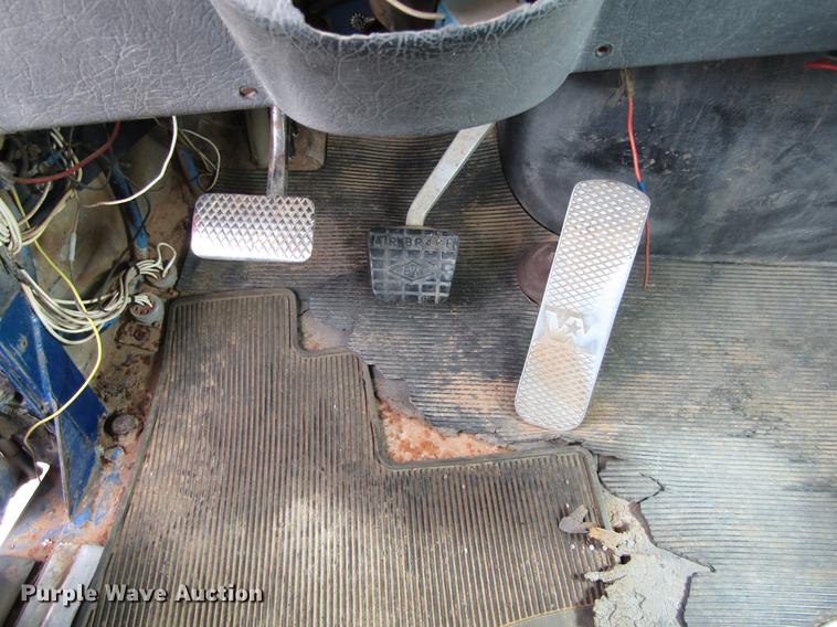 image for item DC0085 1994 Western Star 4964F semi truck