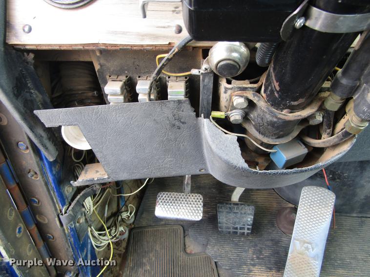 image for item DC0085 1994 Western Star 4964F semi truck