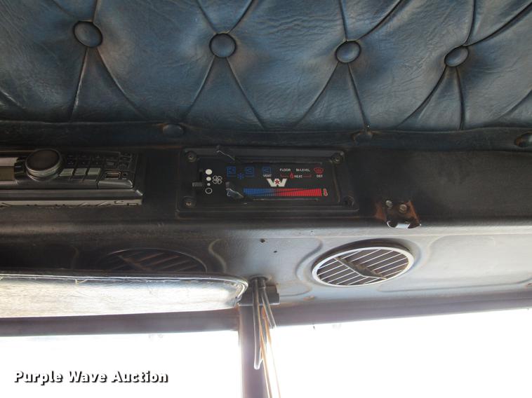 image for item DC0085 1994 Western Star 4964F semi truck