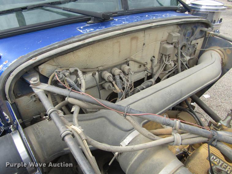 image for item DC0085 1994 Western Star 4964F semi truck