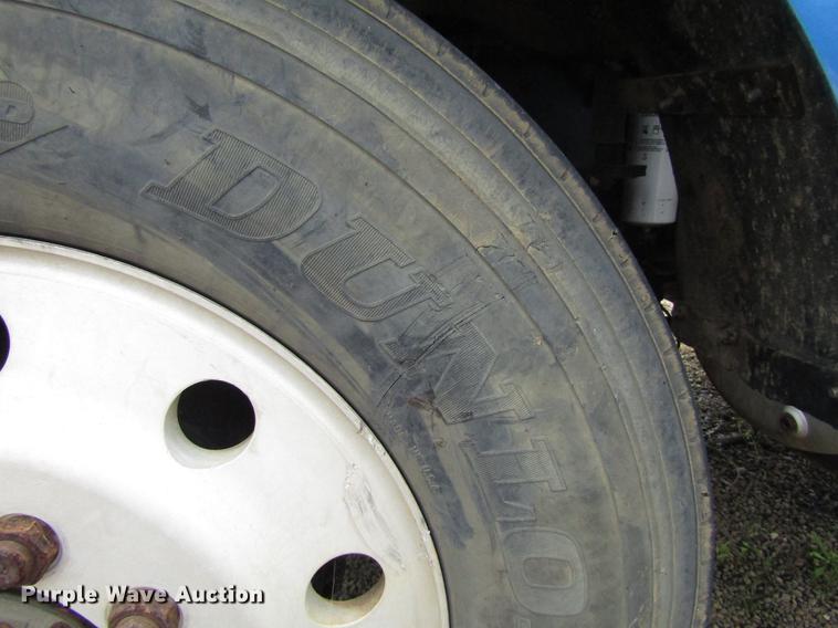 image for item DC0085 1994 Western Star 4964F semi truck