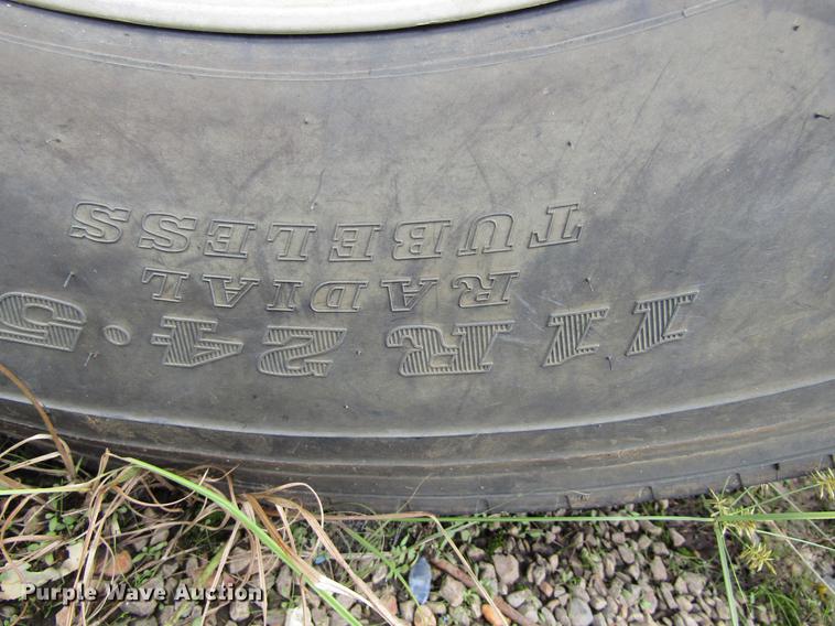 image for item DC0085 1994 Western Star 4964F semi truck