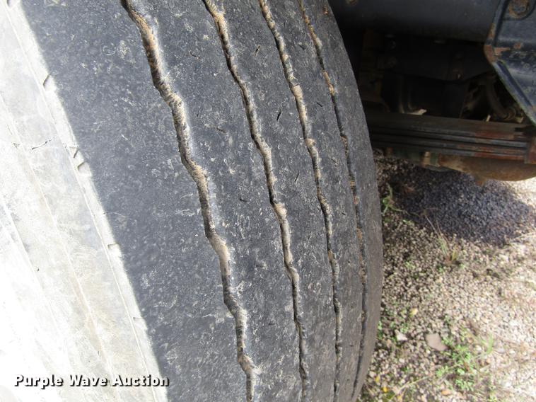 image for item DC0085 1994 Western Star 4964F semi truck