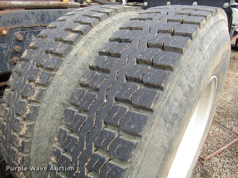 image for item DC0085 1994 Western Star 4964F semi truck