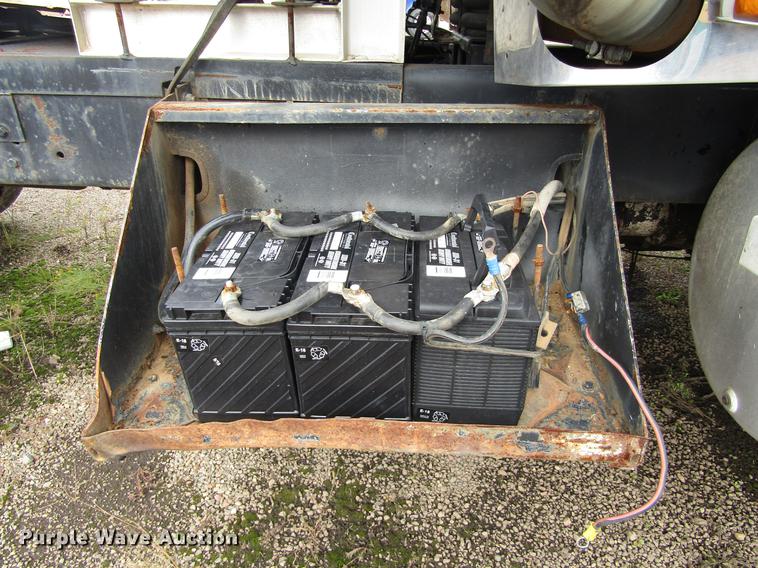 image for item DC0085 1994 Western Star 4964F semi truck