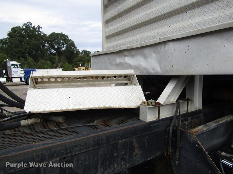 image for item DC0085 1994 Western Star 4964F semi truck