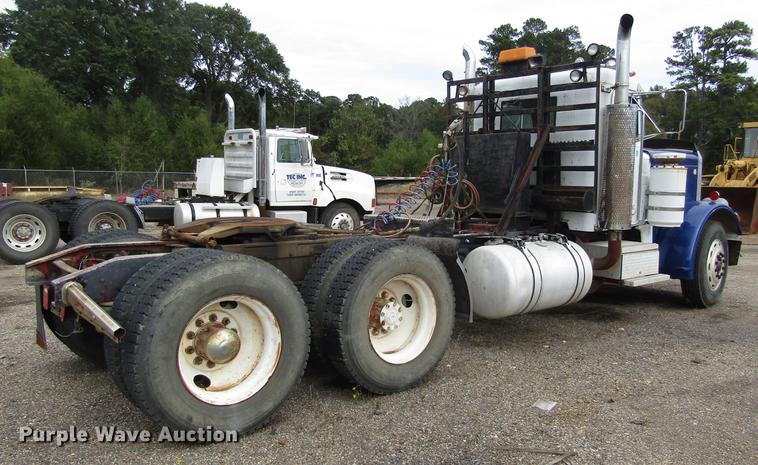 image for item DC0086 1983 Peterbilt 369 semi truck