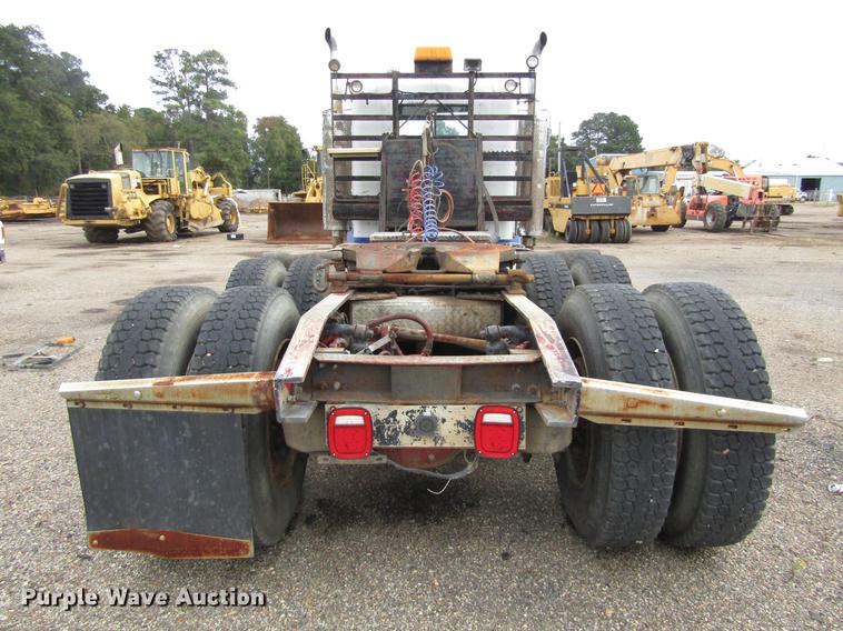 image for item DC0086 1983 Peterbilt 369 semi truck