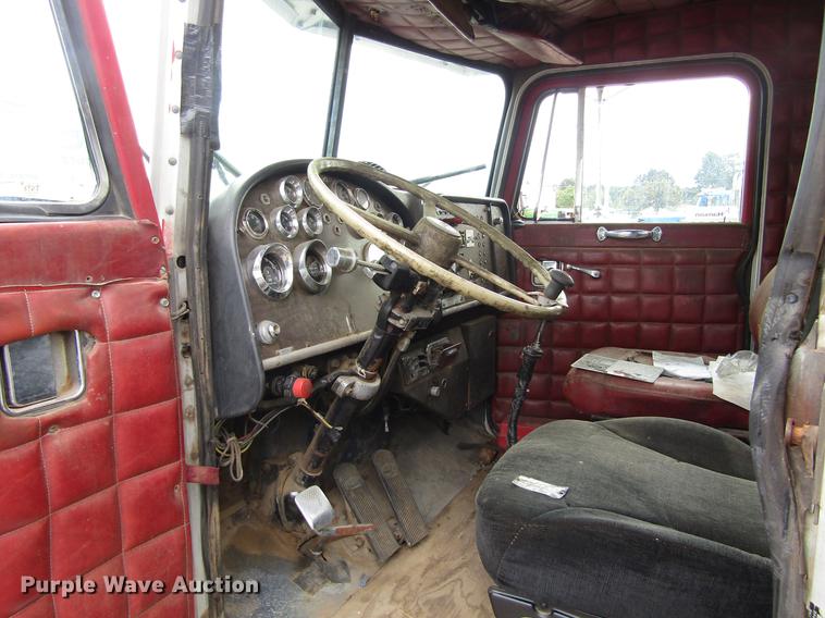 image for item DC0086 1983 Peterbilt 369 semi truck