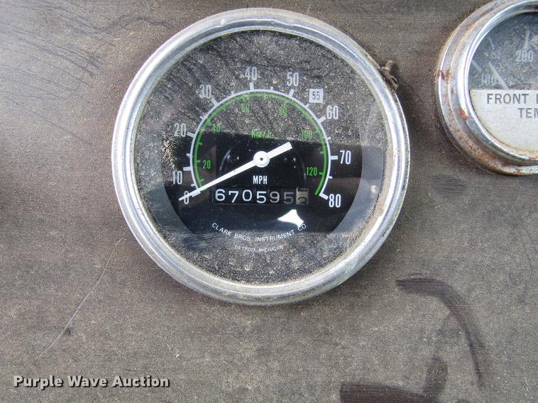 image for item DC0086 1983 Peterbilt 369 semi truck