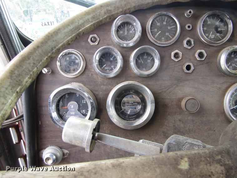 image for item DC0086 1983 Peterbilt 369 semi truck