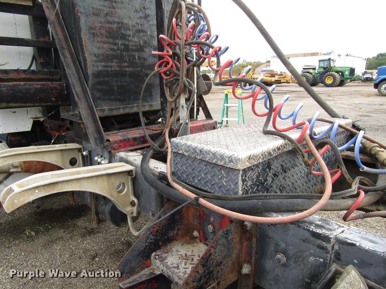 image for item DC0086 1983 Peterbilt 369 semi truck