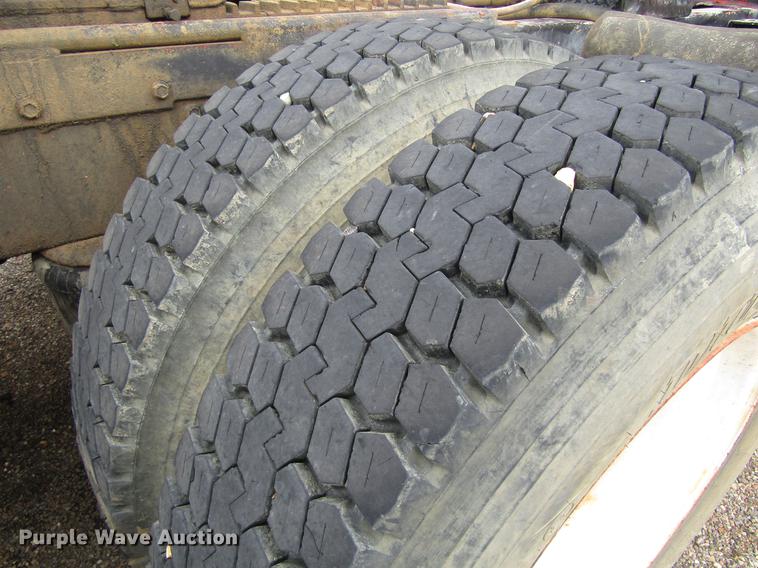 image for item DC0086 1983 Peterbilt 369 semi truck