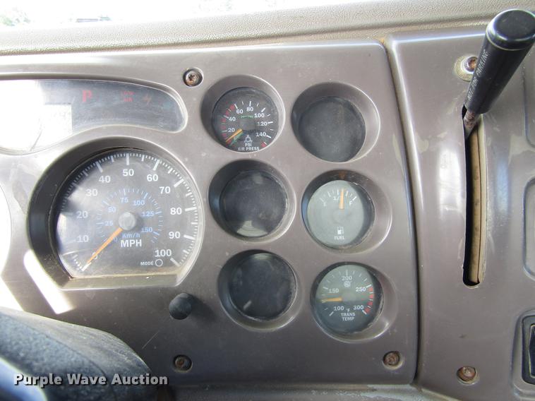 image for item DC0087 2001 Mack CH613 vacuum truck