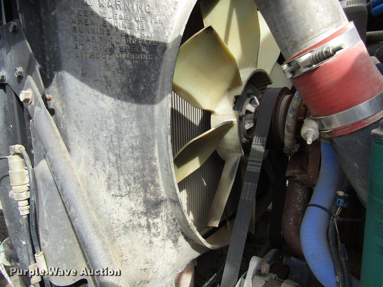 image for item DC0087 2001 Mack CH613 vacuum truck