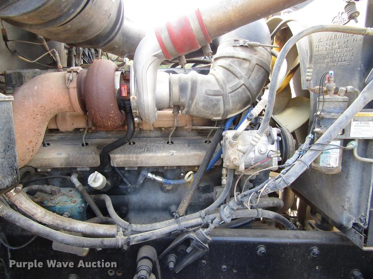 image for item DC0087 2001 Mack CH613 vacuum truck