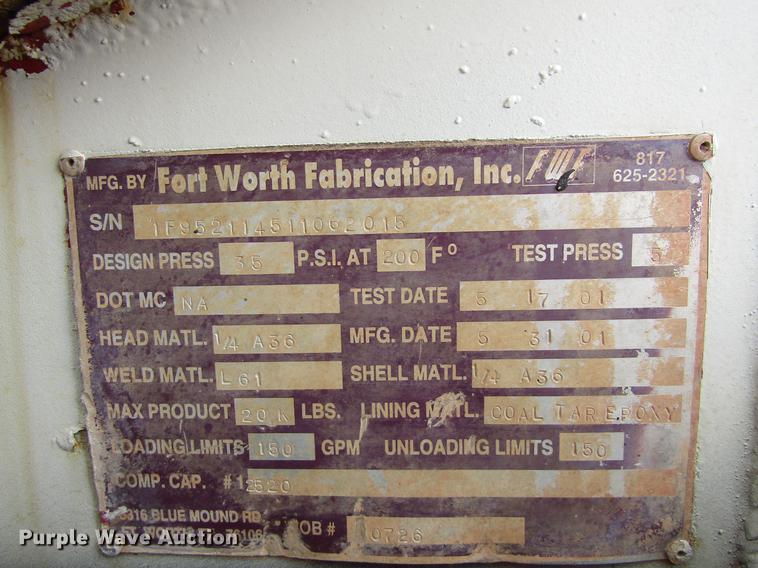 image for item DC0087 2001 Mack CH613 vacuum truck