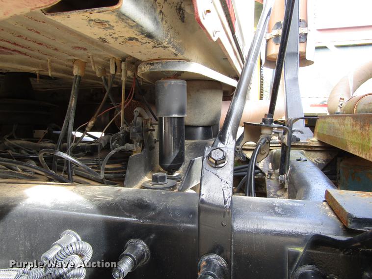 image for item DC0087 2001 Mack CH613 vacuum truck