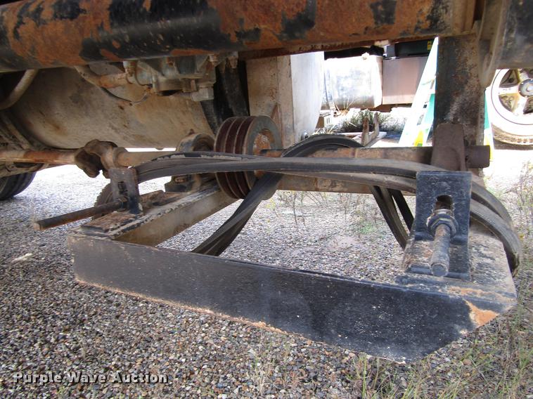 image for item DC0087 2001 Mack CH613 vacuum truck