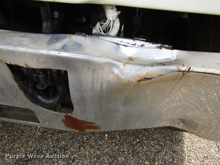 image for item DC0087 2001 Mack CH613 vacuum truck