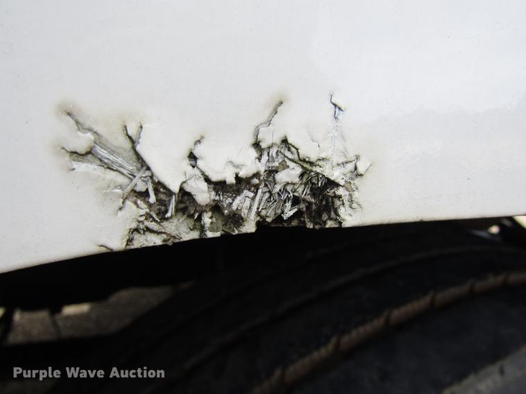 image for item DC0087 2001 Mack CH613 vacuum truck