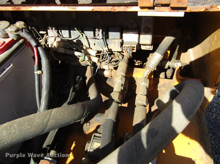 image for item DC0092 JCB Vibromax VM1500M trench compactor