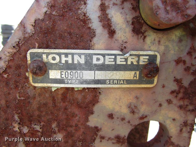 image for item DC0099 John Deere E0900 ripper