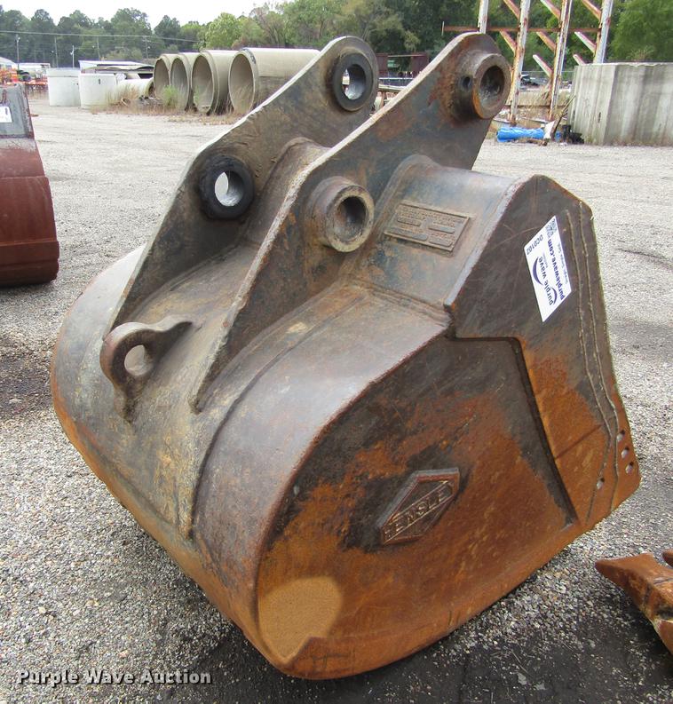image for item DC0102 Excavator bucket