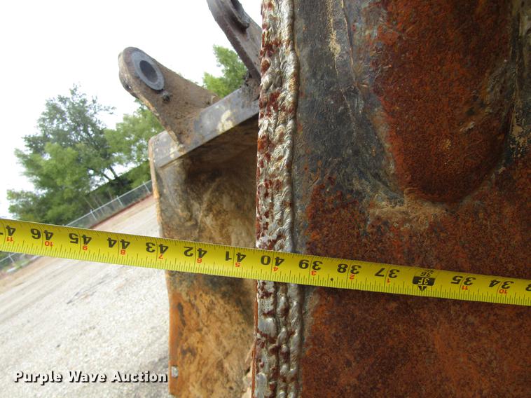 image for item DC0102 Excavator bucket