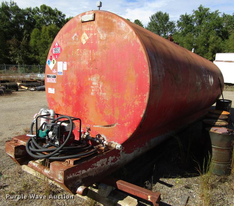 image for item DC0120 Statco 10,000 gallon fuel tank