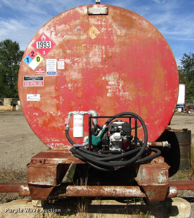image for item DC0120 Statco 10,000 gallon fuel tank