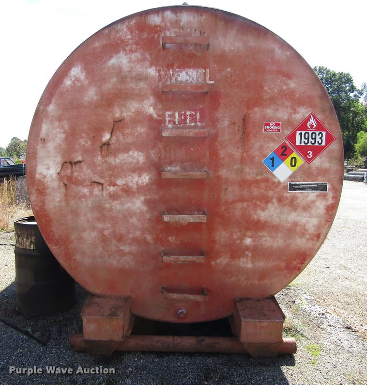 image for item DC0120 Statco 10,000 gallon fuel tank