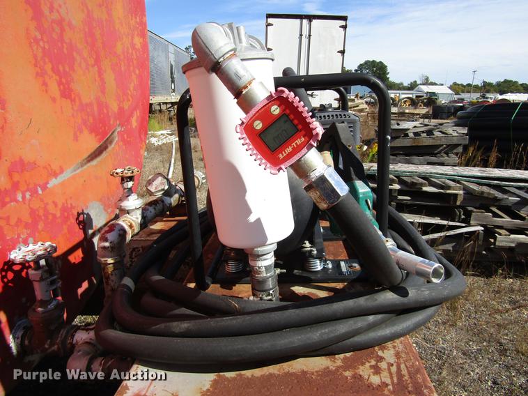 image for item DC0120 Statco 10,000 gallon fuel tank