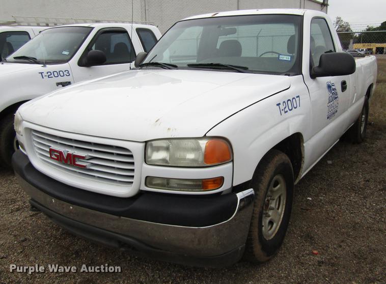 image for item DC0131 2001 GMC Sierra 1500 pickup truck