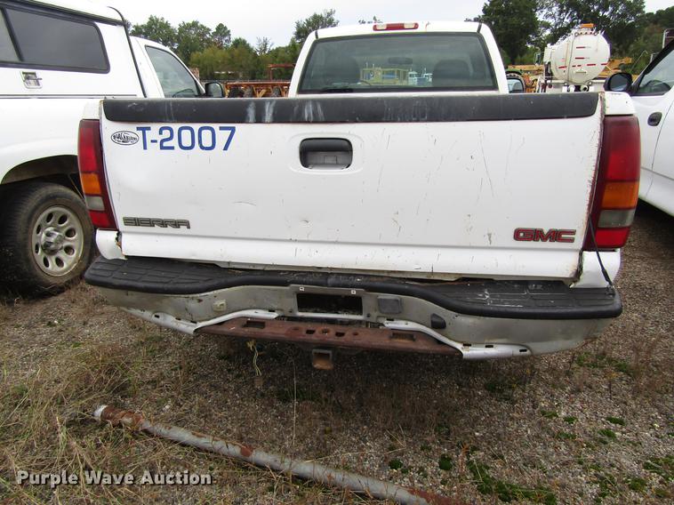 image for item DC0131 2001 GMC Sierra 1500 pickup truck