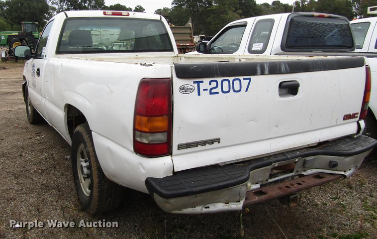 image for item DC0131 2001 GMC Sierra 1500 pickup truck