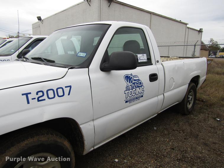 image for item DC0131 2001 GMC Sierra 1500 pickup truck