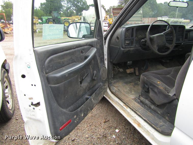 image for item DC0131 2001 GMC Sierra 1500 pickup truck