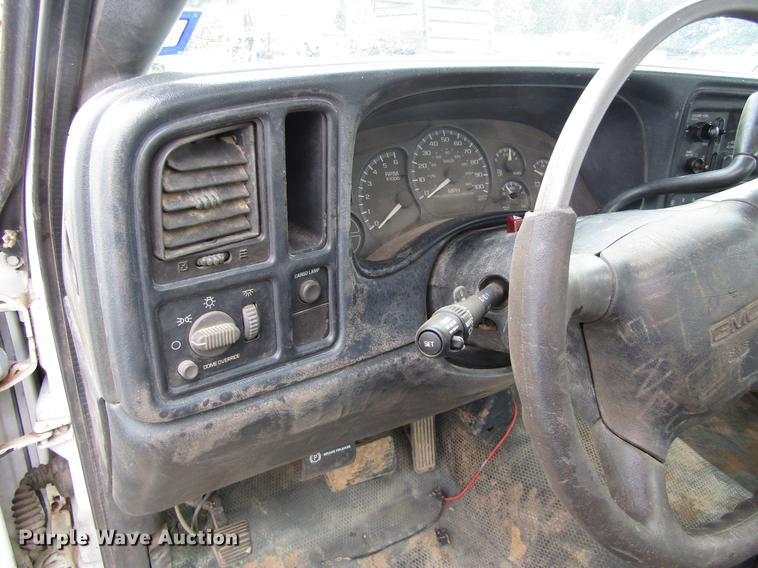 image for item DC0131 2001 GMC Sierra 1500 pickup truck