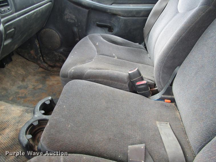 image for item DC0131 2001 GMC Sierra 1500 pickup truck