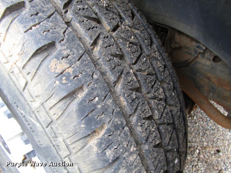 image for item DC0131 2001 GMC Sierra 1500 pickup truck