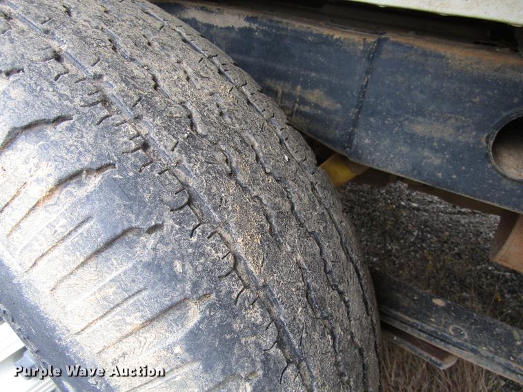 image for item DC0131 2001 GMC Sierra 1500 pickup truck