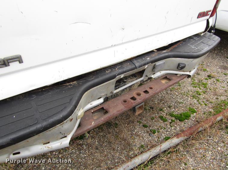 image for item DC0131 2001 GMC Sierra 1500 pickup truck