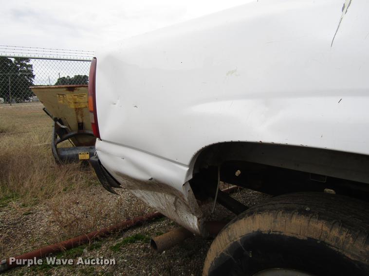 image for item DC0131 2001 GMC Sierra 1500 pickup truck