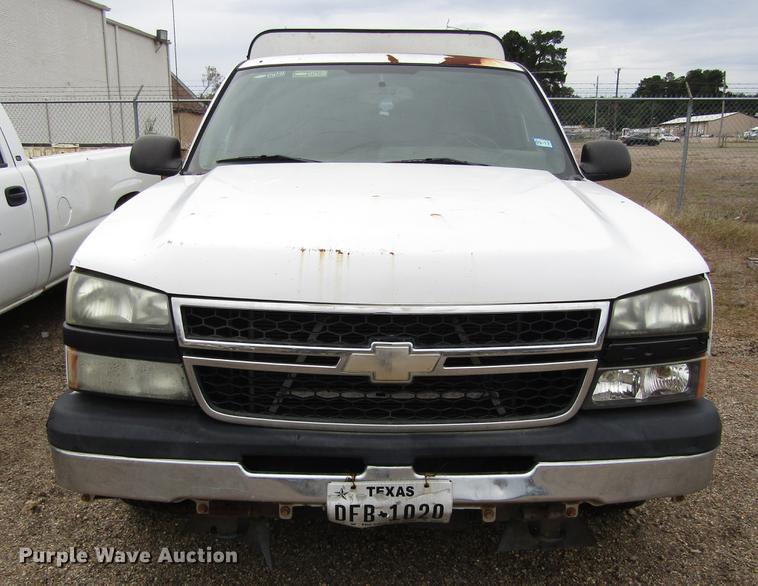 image for item DC0133 2007 Chevrolet Silverado 1500 pickup truck