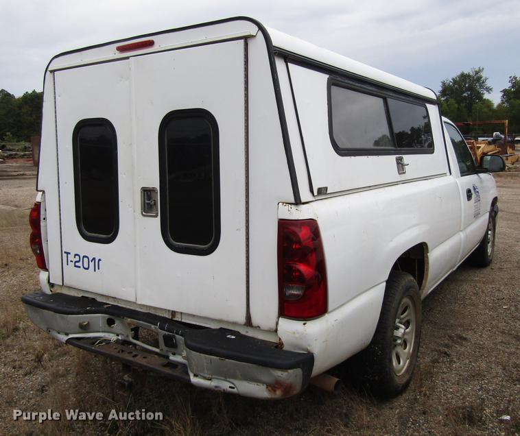 image for item DC0133 2007 Chevrolet Silverado 1500 pickup truck