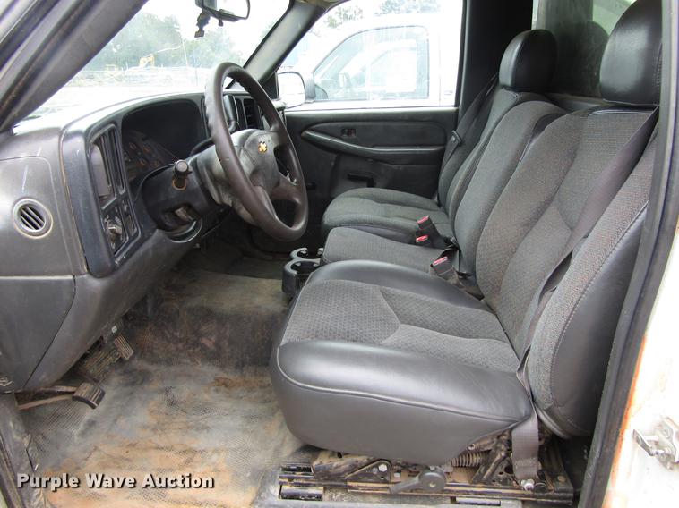 image for item DC0133 2007 Chevrolet Silverado 1500 pickup truck